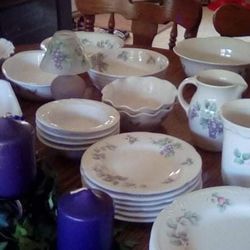 Pfaltzgraff Grapevine Pattern 