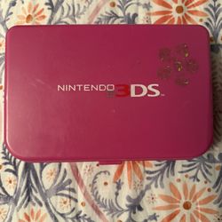 Nintendo 3ds Game Case & 4 Games