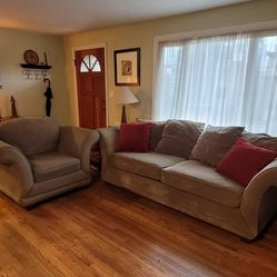 Living Room Set With Couch That Converts To Bed.