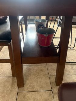 Dinette table