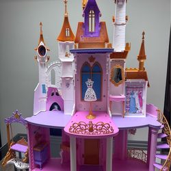 Disney princess Celebration castle doll house