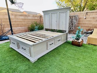 BEAUTIFUL QUEEN STORAGE BED FRAME ( FREE DELIVERY 🚚 FIRST FLOOR ) GREAT CONDITION 🥰👌🏻