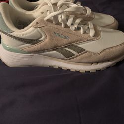 Reeboks Women Shoes Size 7.5