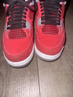 Jordan 4’s toros no box
