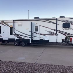 2014 Voltage Toy Hauler V3305