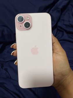Pink IPHONE 15 Plus