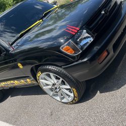 Toyota Tacoma 