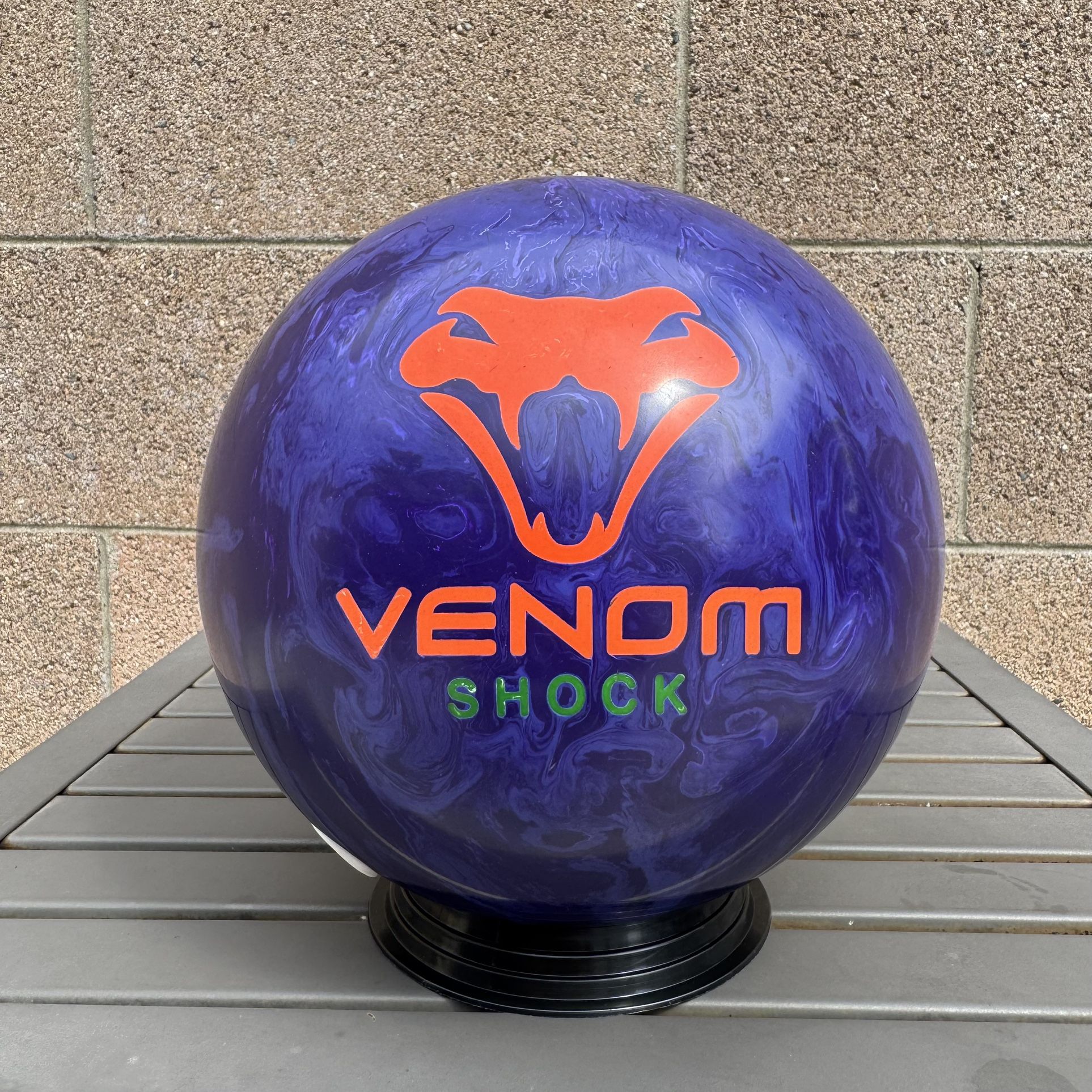 Motiv Venom Shock 15lb Bowling Ball