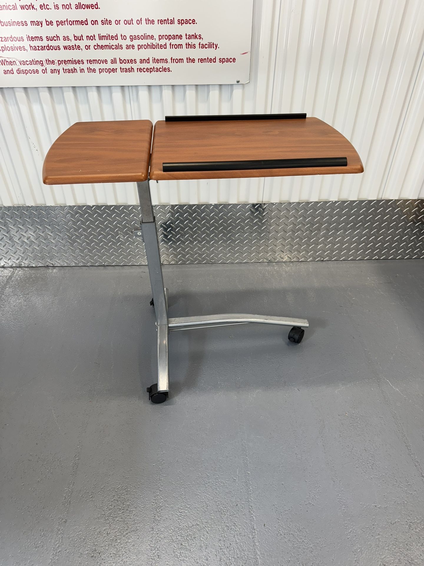 Laptop Caddy on Wheels