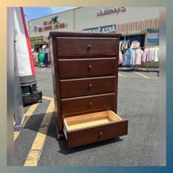Dresser/ Five drawers dresser