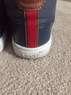 Boys Levi high tops sz 6.5