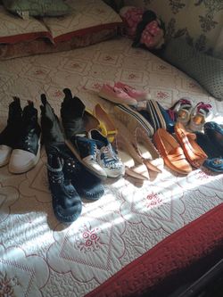 12 Pair Of Shoe Of Branded/Non Branded Shoes