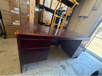 Free office desk
