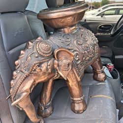 Elefante de bronce.( No pesa)