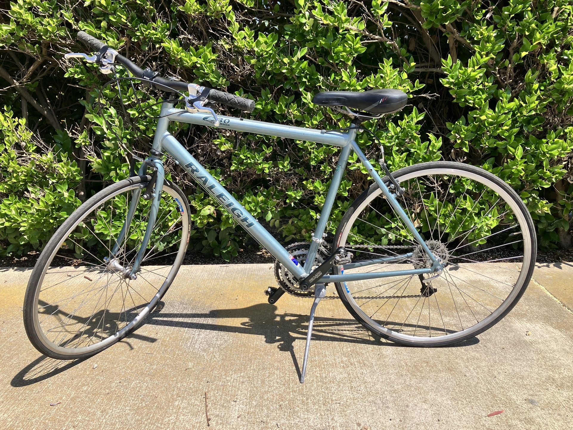 Raleigh Road Bike (700c Tires)