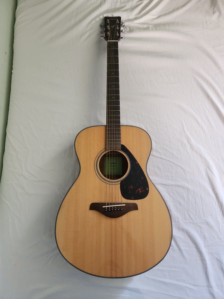 Yamaha FS 800 Acouatic Guitar