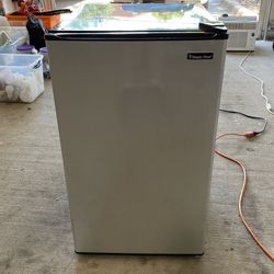 Minibar Magic Chef 19” X 32 1/2”