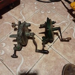 Two antique Manuanl Grinder 