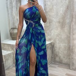 Formal dress / Size Large