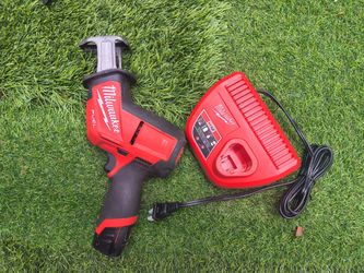 Milwaukee hackzall fuel battery & Charger