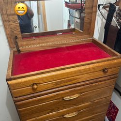Dresser With Jewelry Drawer And Vanity