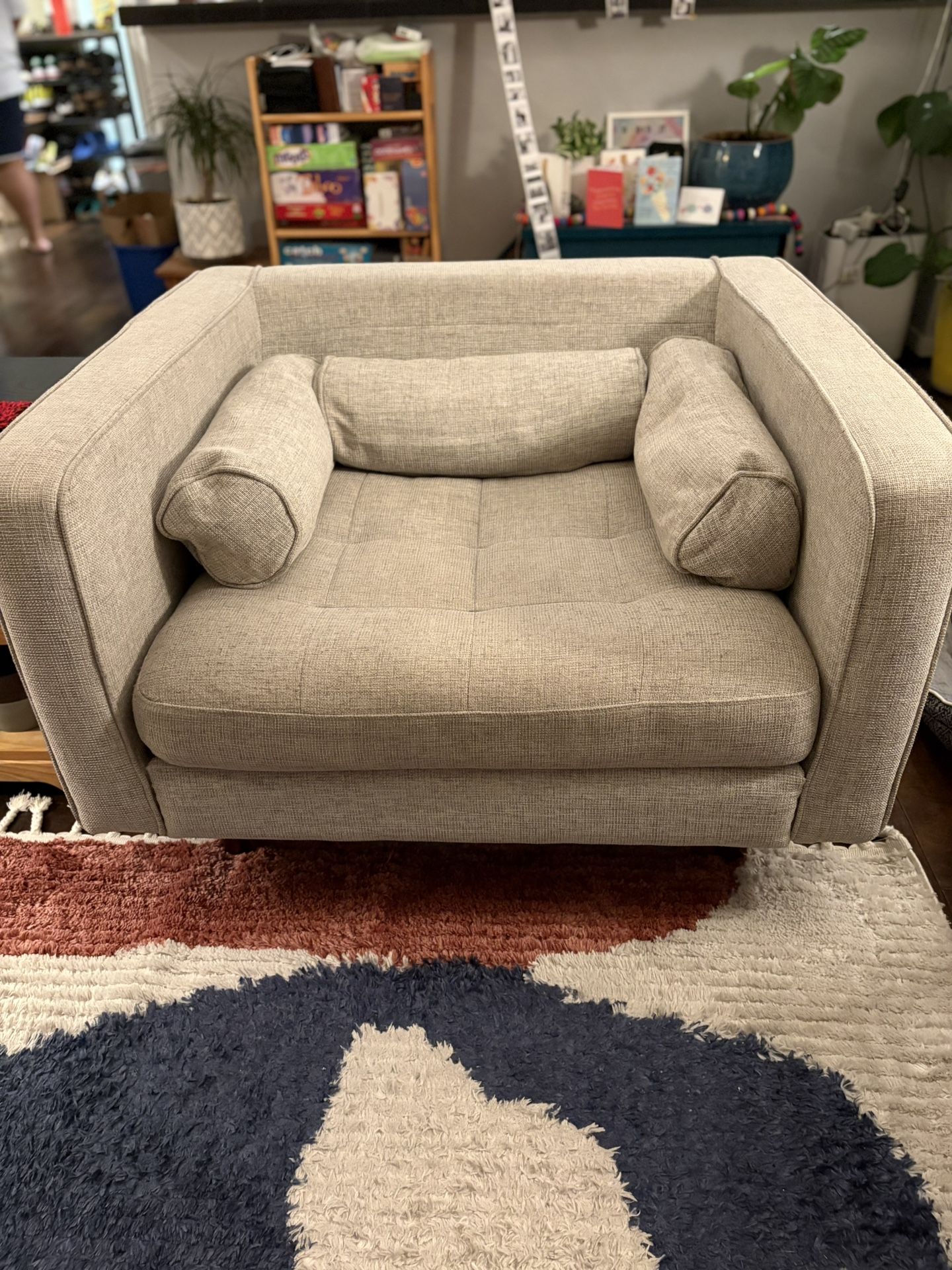 QUICK SALE: Oversized chair Must Go!