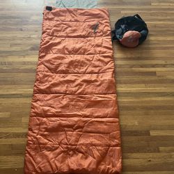 Kelty Shooting Star Kids Sleeping Bag- 60" x 52" Camping orange (contact info removed)3