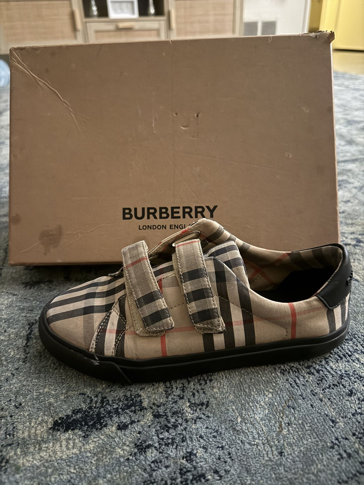 Size 3 Kids Authentic Burberry Shoes 70$ OBO 