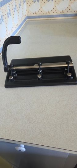 Vintage Master Products Hole Punch