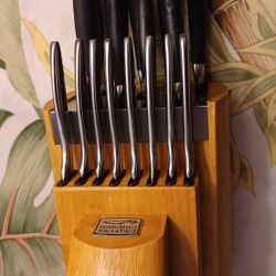 CHICAGO  CUTLERY  High Quality Knife Set