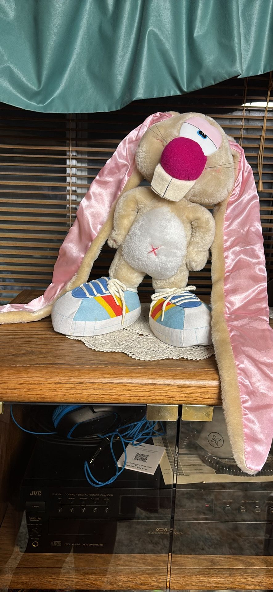 Vintage 1983 Wallace Berrie & Co Applause Big Jackson 13” plush rabbit oversize sneakers long ears