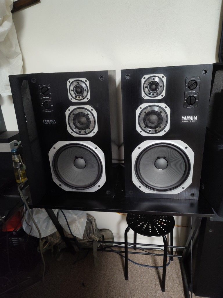 Yamaha NS-200M