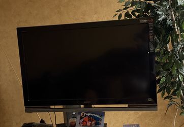 46 Inch Sony BRAVIA LCD TV