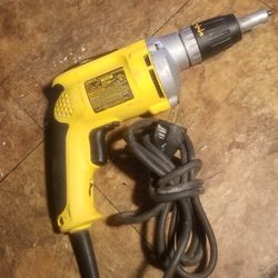 DEWALT VSR DRYWALL SCREW GUN 