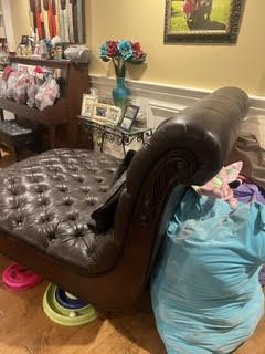 Decorative and high quality Chase in great condition.