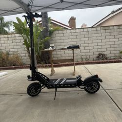 Dual-motor high-speed electric scooter