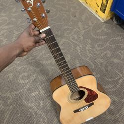 GUITAR/COUSTIC, MUSICAL INSTRUMENTS YAMAHA ACOUSTIC GUITAR W/SOFT CASE