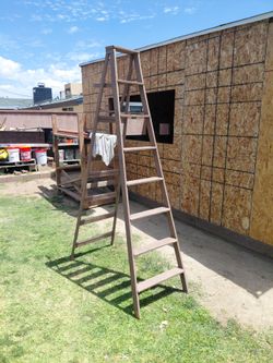 8 ft wood ladder