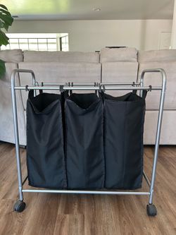 Laundry hamper