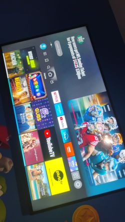 Insignia Smart TV 65"
