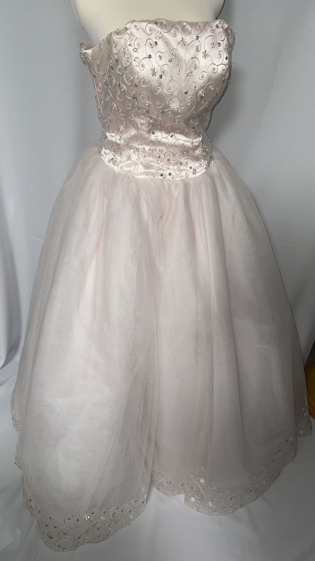 XCITE  Formal Ball /prom  Gown Size 4 Very Nice 