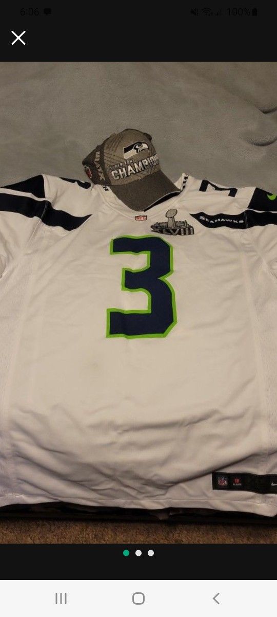 Seahawk jersey for Sale in Hillsboro, OR - OfferUp