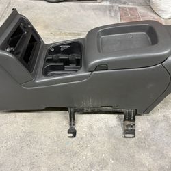 03-06 GM Center Console