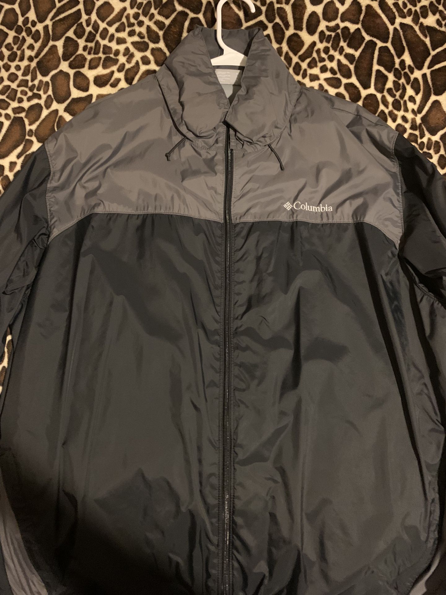 columbia windbreaker