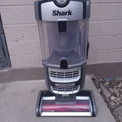 Like New Sharks Vacuum Work Great 
