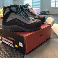 SIMMS FISHING BOOTS
