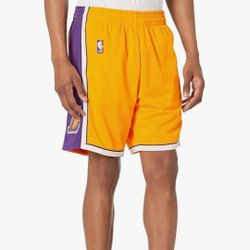 NWT! Mitchell & Ness NBA Swingman Shorts Lakers 09 Light Gold Size M