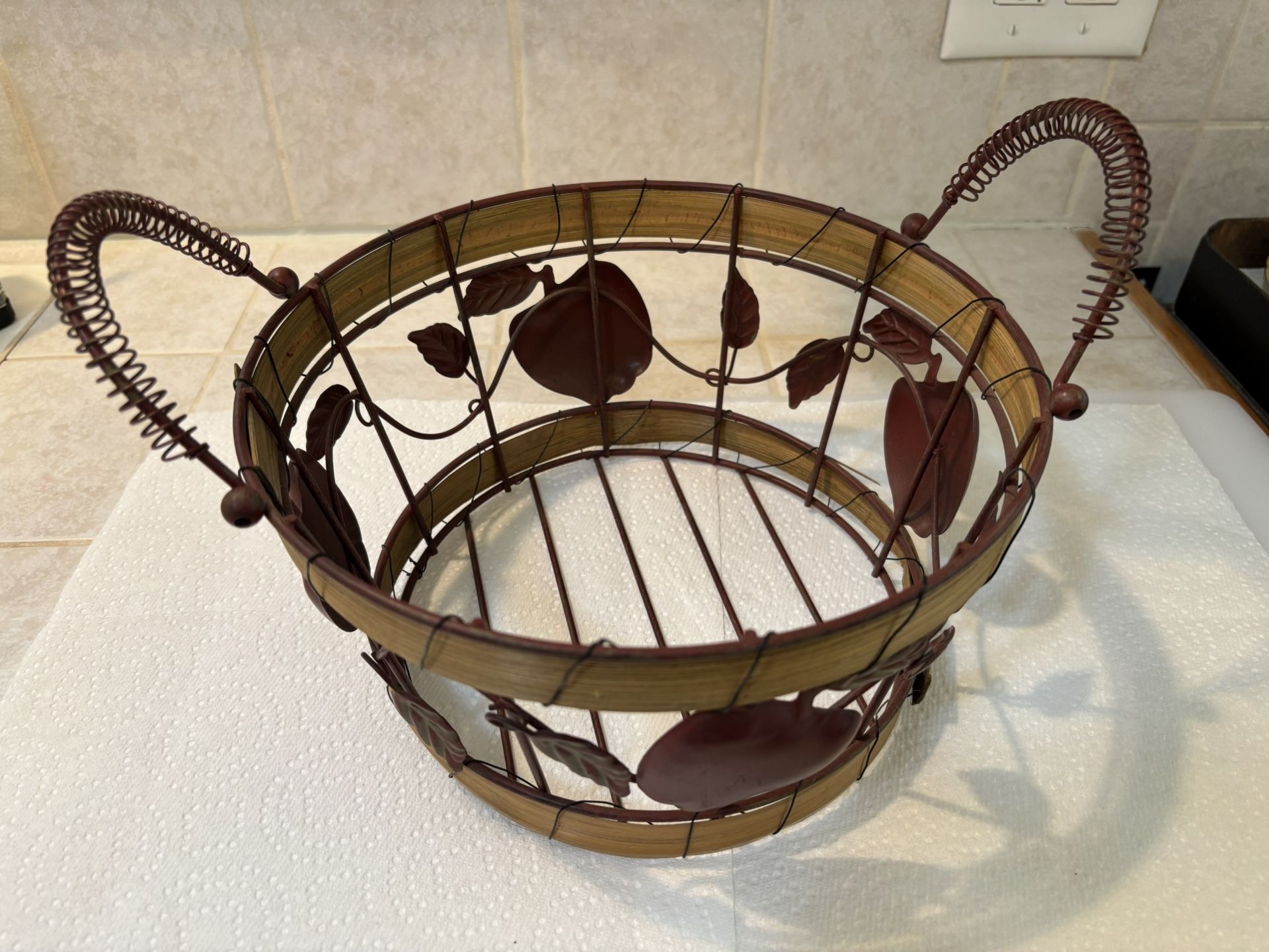 Apple Theme Basket