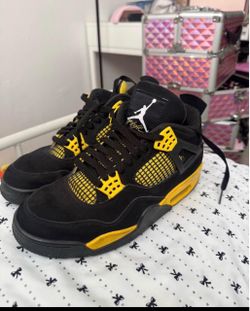 Jordan 4s yellow thunder