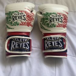 Cleto Reyes Velcro 14oz